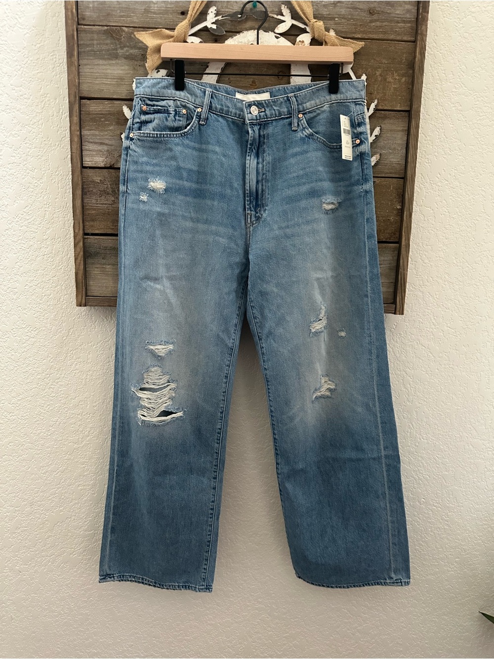 Mother superior lil’ dodger sneak Light Blue Distressed Jeans size 32 Petite NWT